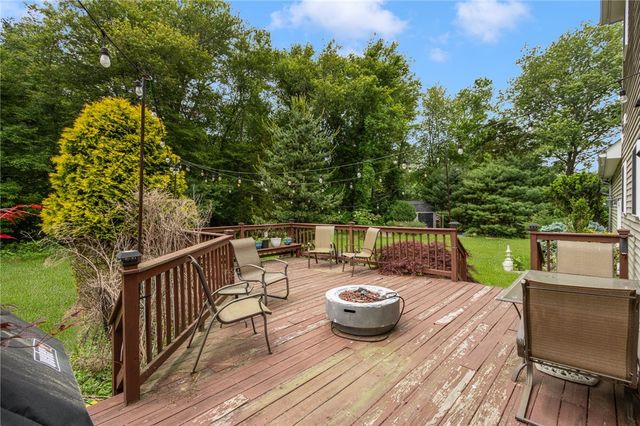 2 Daniel Way, Scituate, RI 02831