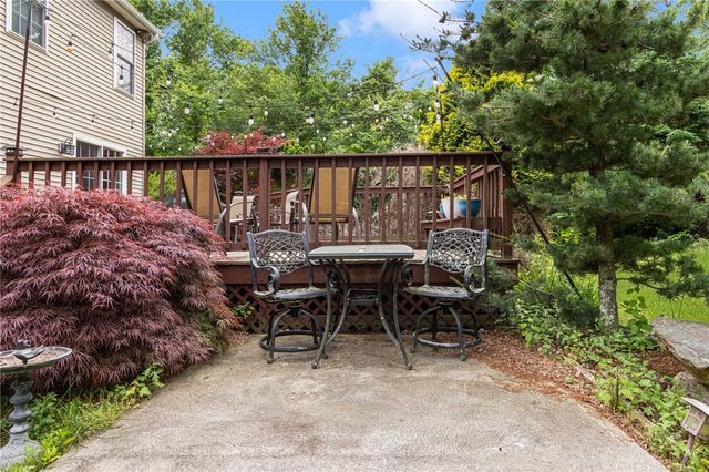 2 Daniel Way, Scituate, RI 02831