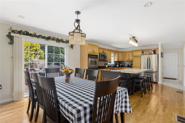 2 Daniel Way, Scituate, RI 02831