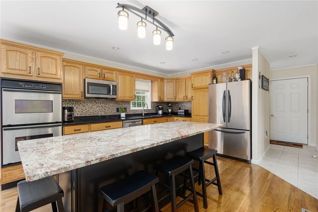 2 Daniel Way, Scituate, RI 02831