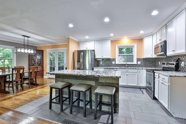 1012 Mary Lane, Wyoming, OH 45215