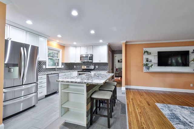 1012 Mary Lane, Wyoming, OH 45215