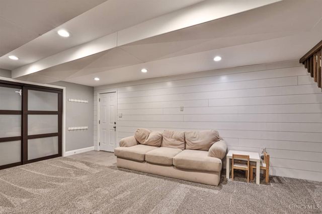 1012 Mary Lane, Wyoming, OH 45215