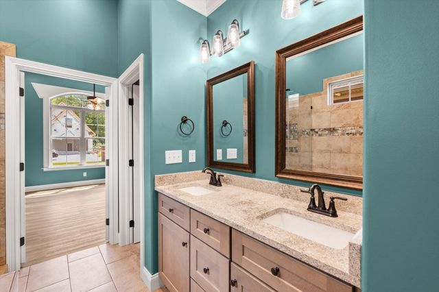 225 Lake View Point, Englewood, TN 37329