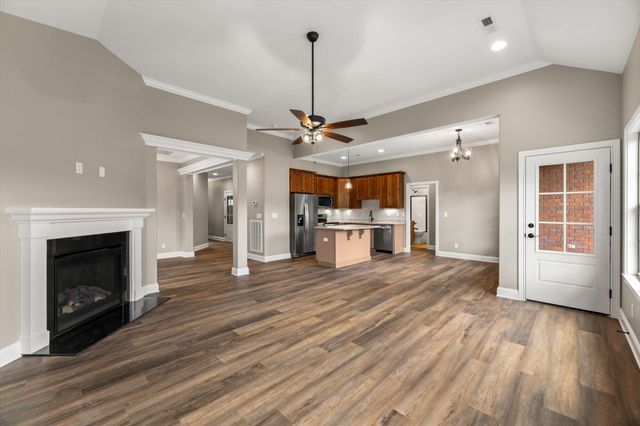 225 Lake View Point, Englewood, TN 37329