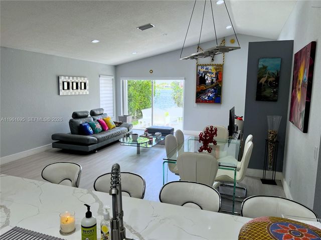 1605 Salerno Cir, Weston, FL 33327