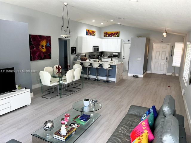 1605 Salerno Cir, Weston, FL 33327