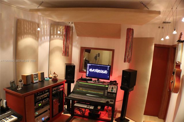 1605 Salerno Cir, Weston, FL 33327