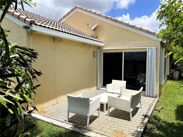 1605 Salerno Cir, Weston, FL 33327