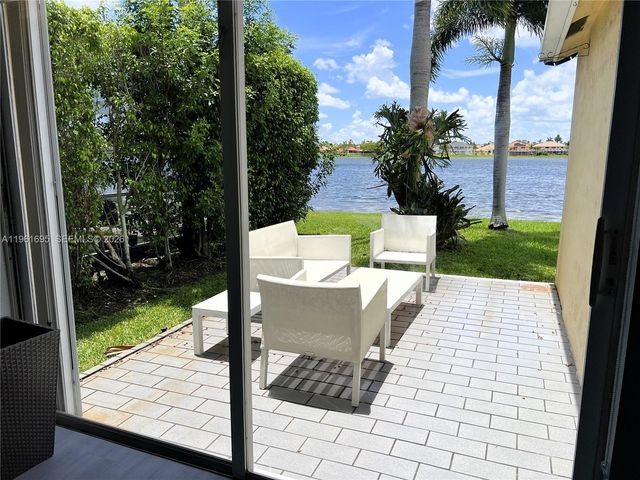 1605 Salerno Cir, Weston, FL 33327