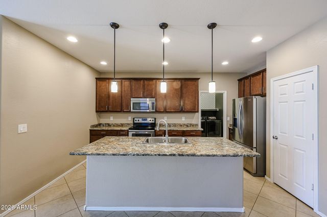 12041 W COTTONTAIL Lane, Peoria, AZ 85383