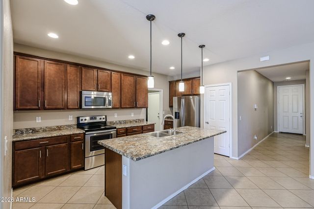 12041 W COTTONTAIL Lane, Peoria, AZ 85383