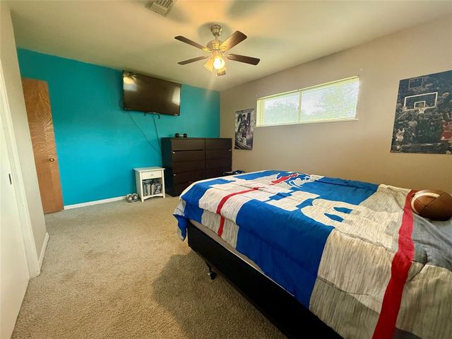 100 Irwin, West Columbia, TX 77486