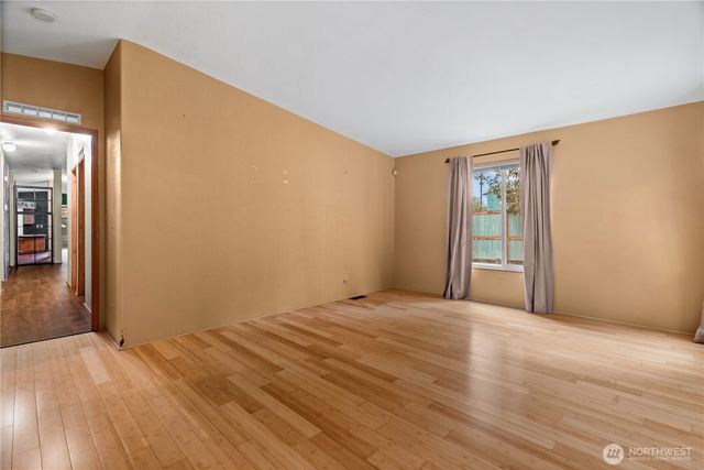 6827 Holmes Island Road SE, Lacey, WA 98503