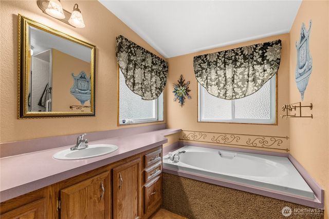 6827 Holmes Island Road SE, Lacey, WA 98503