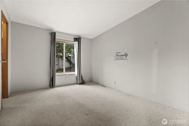 6827 Holmes Island Road SE, Lacey, WA 98503