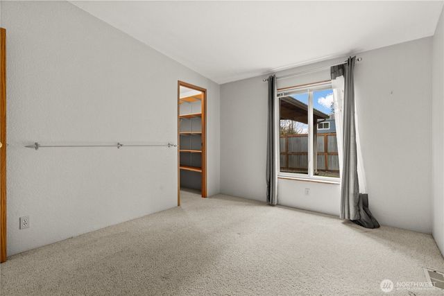 6827 Holmes Island Road SE, Lacey, WA 98503