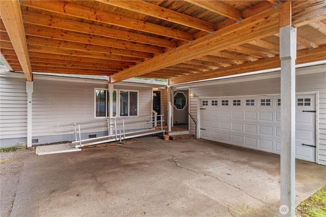 6827 Holmes Island Road SE, Lacey, WA 98503