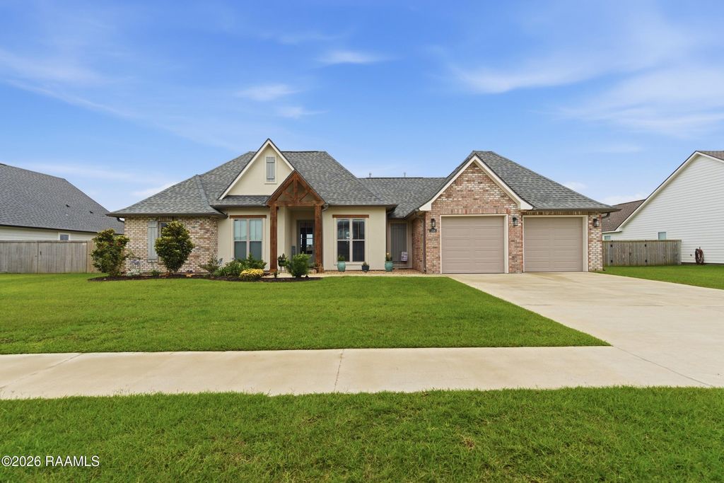 1206 Bayou Trace, Breaux Bridge, LA 70517