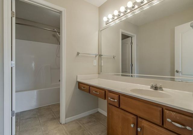 284 Meigs Dr Apt E39, Murfreesboro, TN 37128