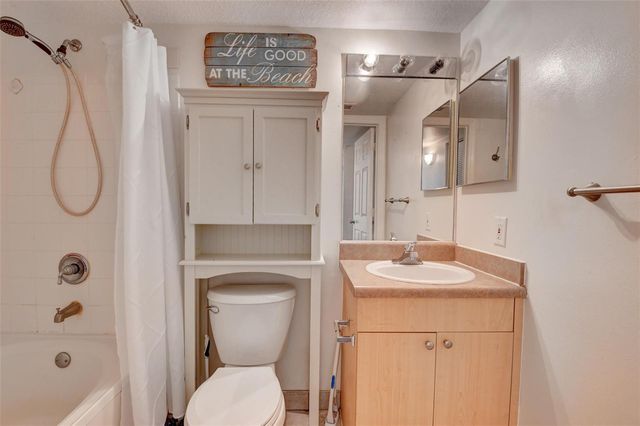 703 VILLA Circle 703, Boynton Beach, FL 33435