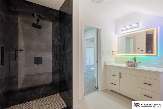 201 E 19th Avenue, Bellevue, NE 68005