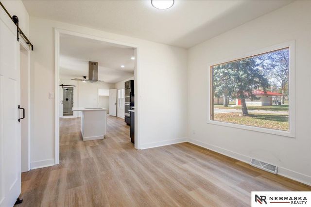 201 E 19th Avenue, Bellevue, NE 68005