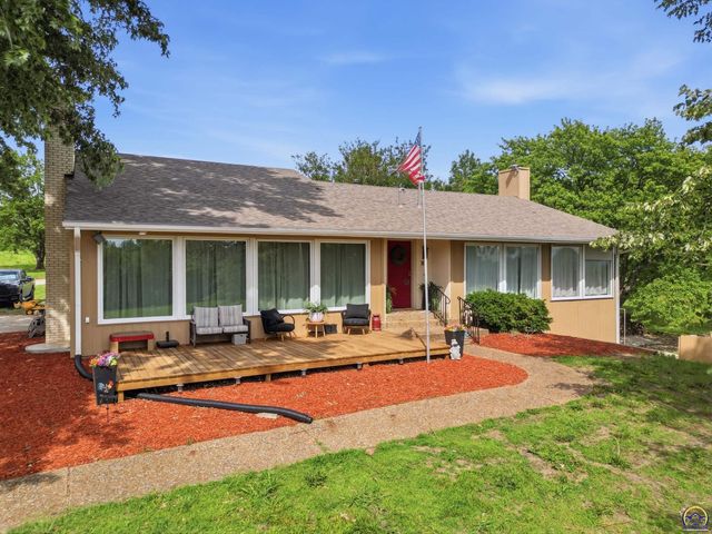 4444 NW Menoken RD, Topeka, KS 66618