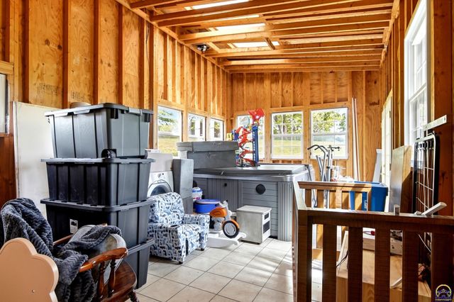 4444 NW Menoken RD, Topeka, KS 66618