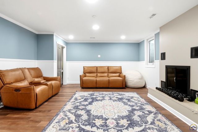 4444 NW Menoken RD, Topeka, KS 66618