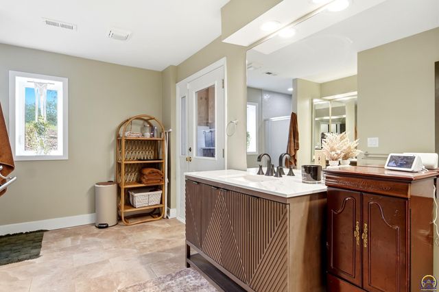 4444 NW Menoken RD, Topeka, KS 66618