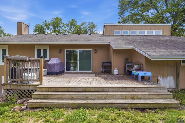 4444 NW Menoken RD, Topeka, KS 66618