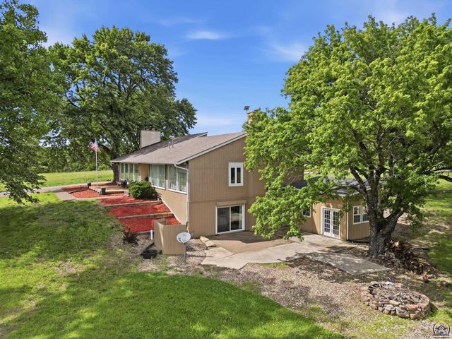 4444 NW Menoken RD, Topeka, KS 66618