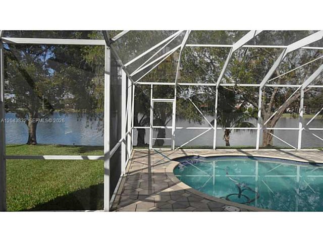 15341 NW 4 ST, Pembroke Pines, FL 33028