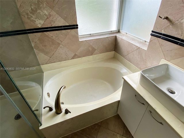 15341 NW 4 ST, Pembroke Pines, FL 33028