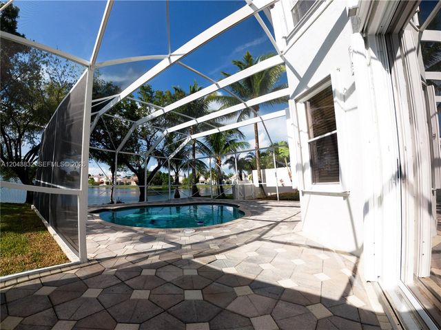 15341 NW 4 ST, Pembroke Pines, FL 33028