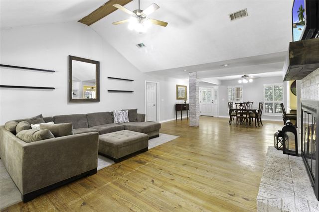 526 Pebble Creek, Livingston, TX 77351