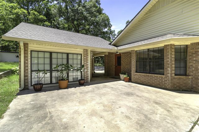 526 Pebble Creek, Livingston, TX 77351