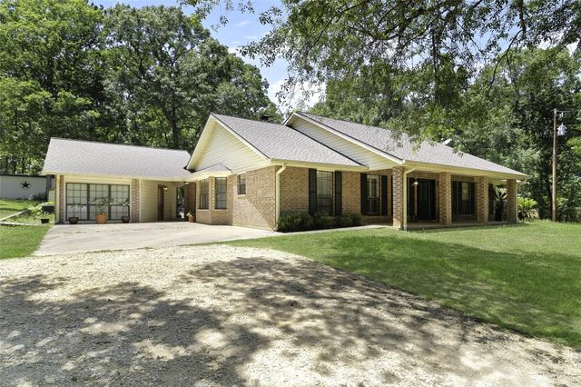 526 Pebble Creek, Livingston, TX 77351