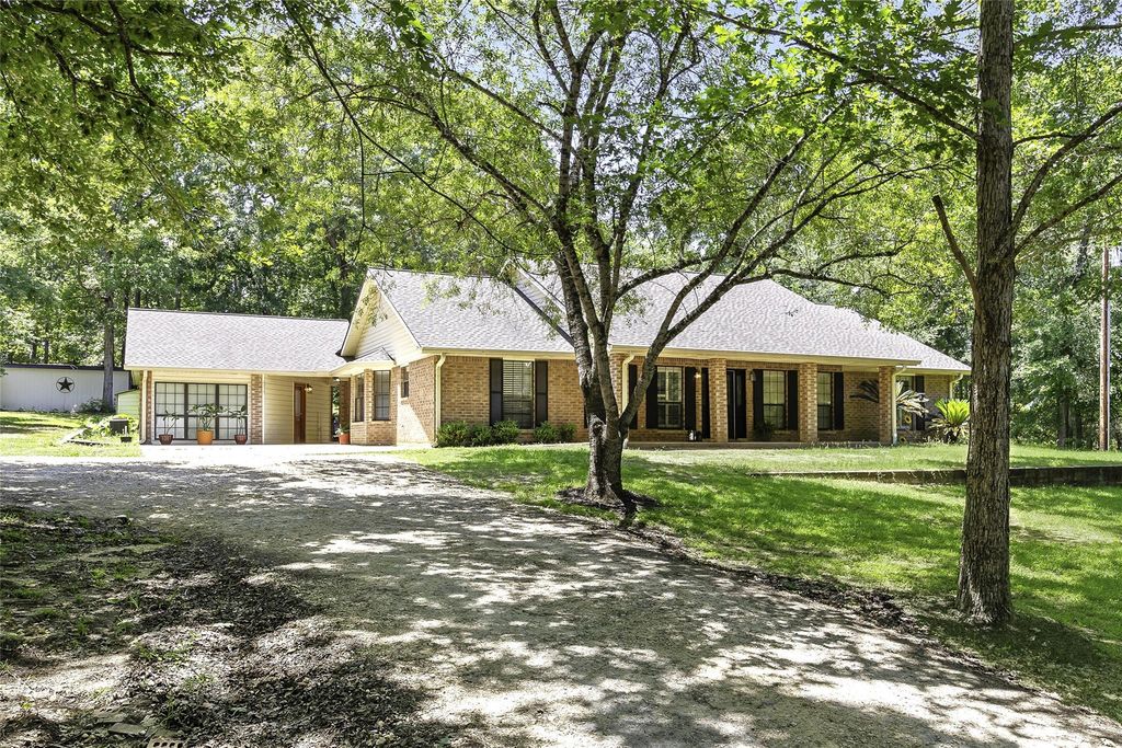 526 Pebble Creek, Livingston, TX 77351