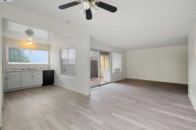 355 Parkview Ter D1, Vallejo, CA 94589