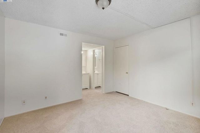 355 Parkview Ter D1, Vallejo, CA 94589