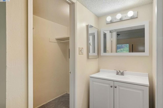 355 Parkview Ter D1, Vallejo, CA 94589