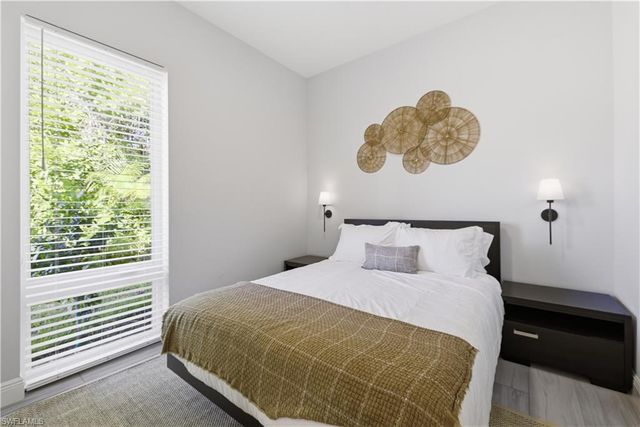 711 91st AVE N, Naples, FL 34108