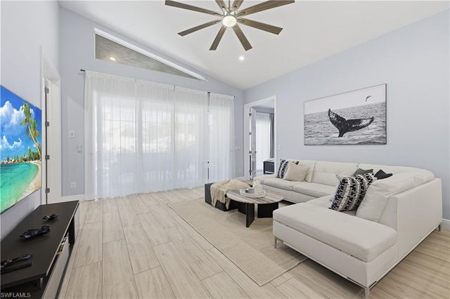 711 91st AVE N, Naples, FL 34108