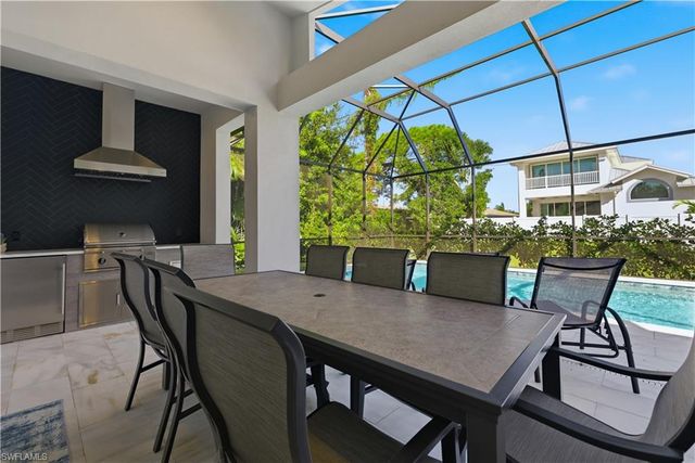 711 91st AVE N, Naples, FL 34108