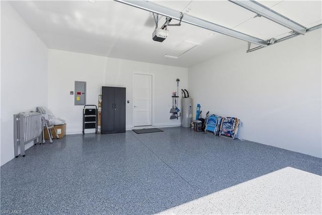 711 91st AVE N, Naples, FL 34108