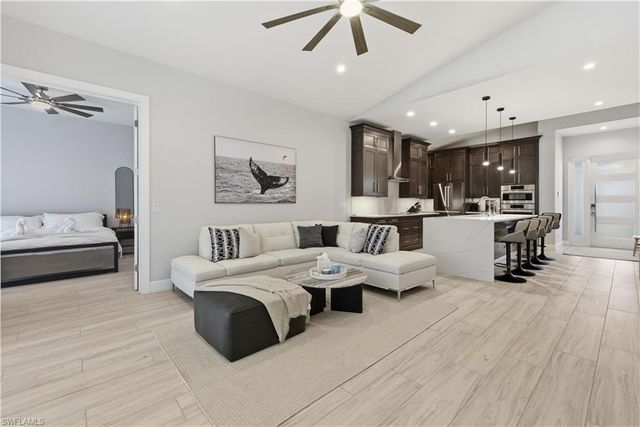 711 91st AVE N, Naples, FL 34108