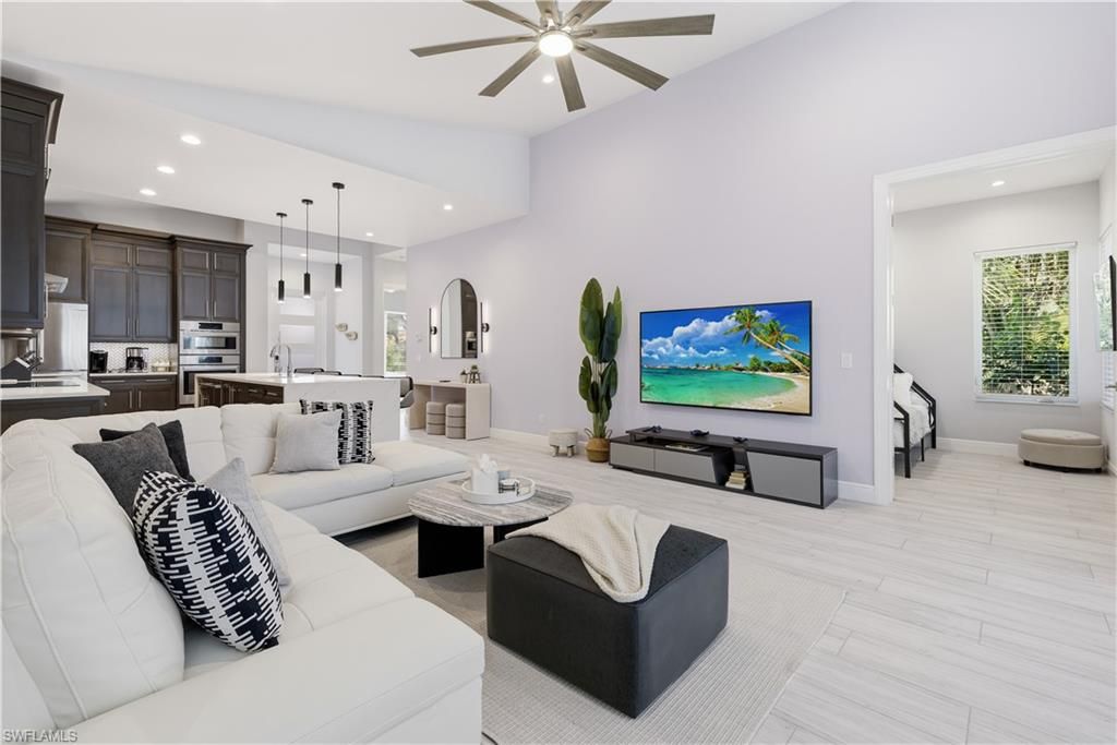 711 91st AVE N, Naples, FL 34108