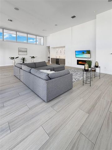 16582 S Botaniko Dr S, Weston, FL 33326